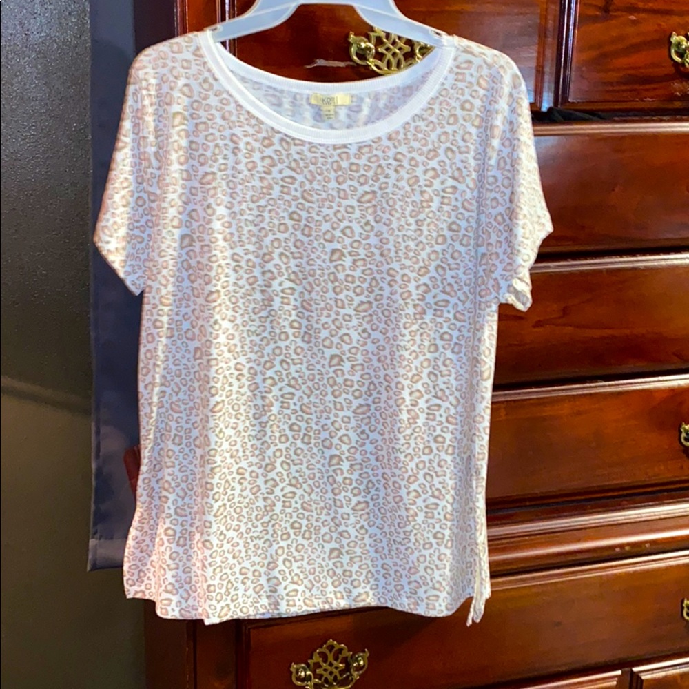 ANIMAL PRINT TOP